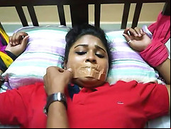 Desi Indian Finging Her Fucking Pussy For Cam At At Nuvid